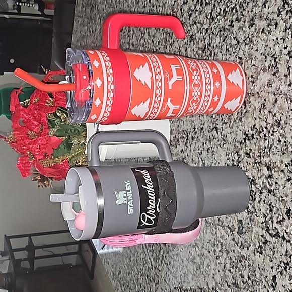 Red Christmas Themed Tumbler with Straw - Picture 5 of 6